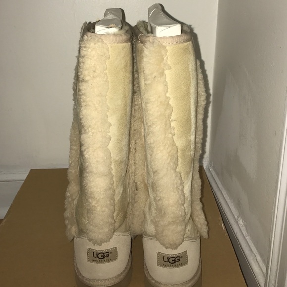 Ugg Boots - Picture 2 of 4